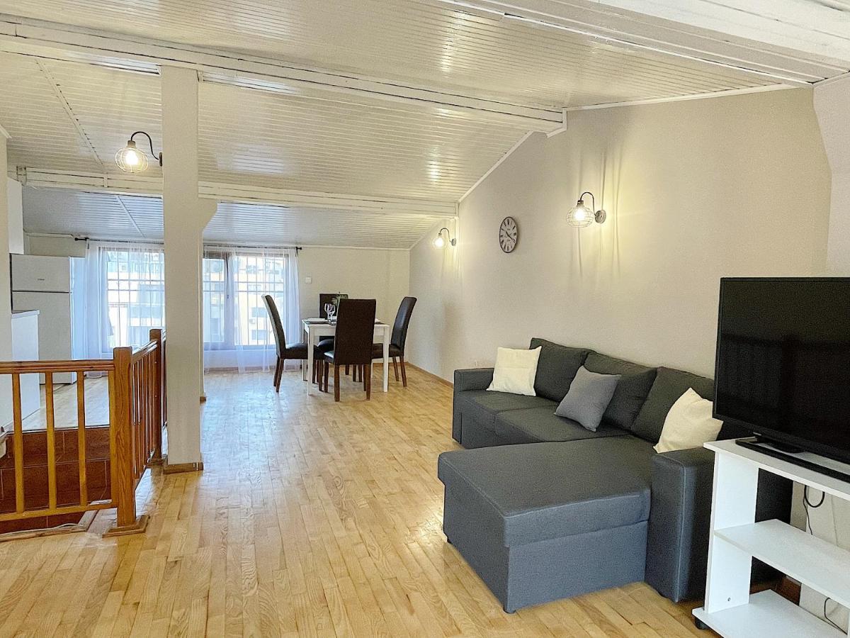 Fenix Studio Apartment Varna Center Екстериор снимка