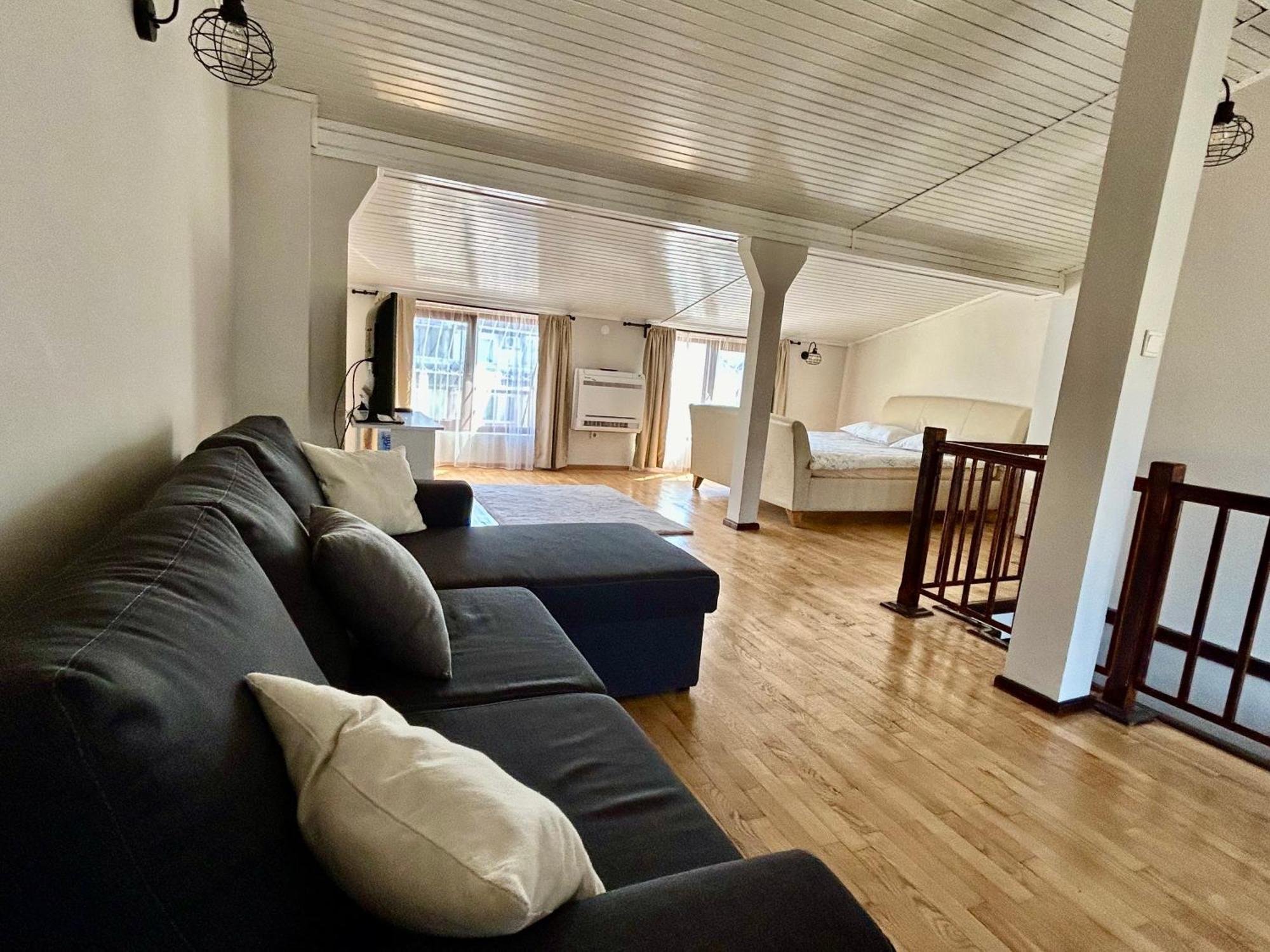 Fenix Studio Apartment Varna Center Екстериор снимка